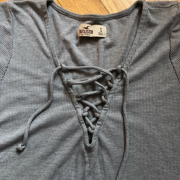 Hollister Gray Short Sleeve A Line Shirt - Picture 3 of 4